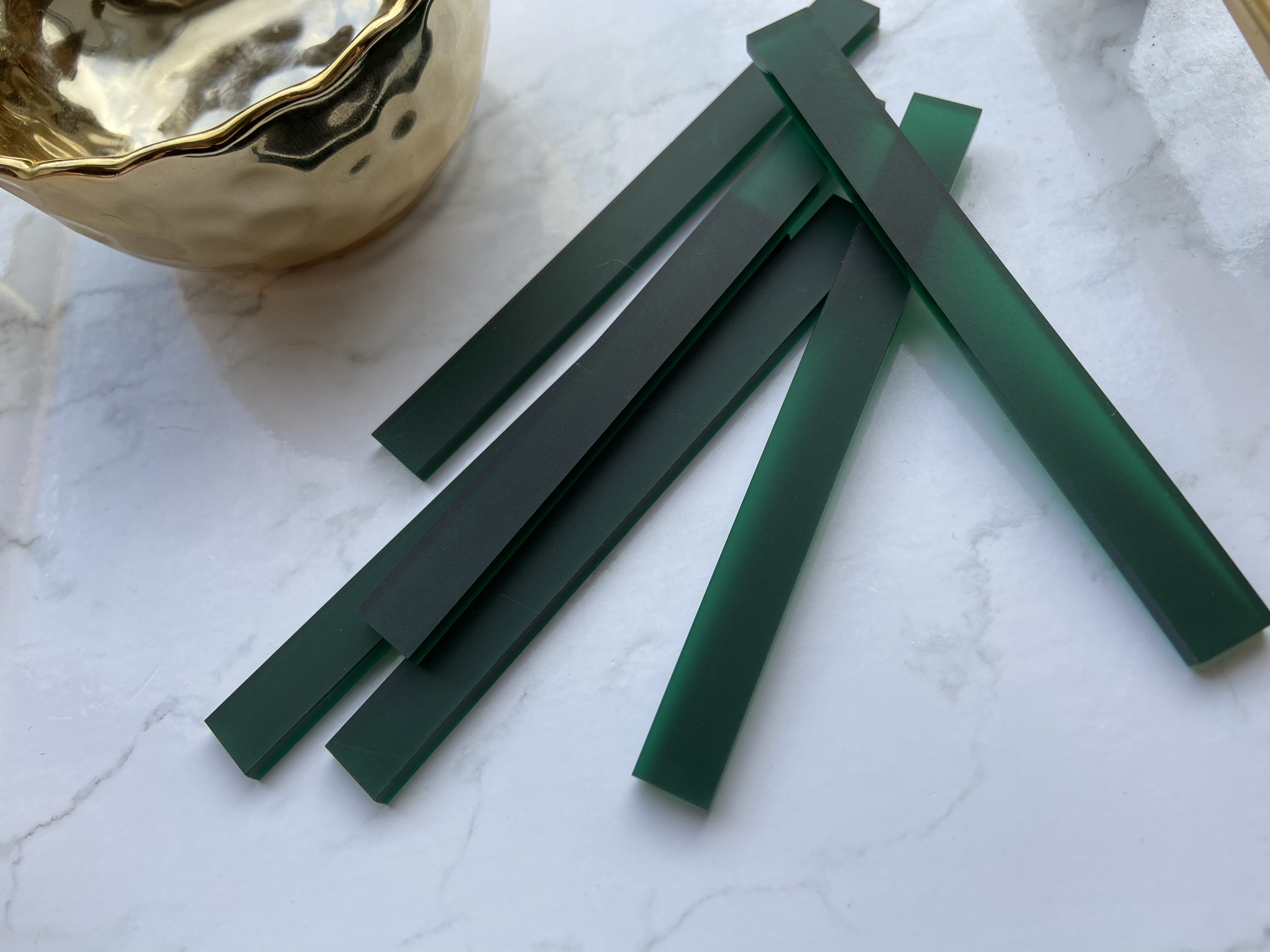 dark green cake pop sticks