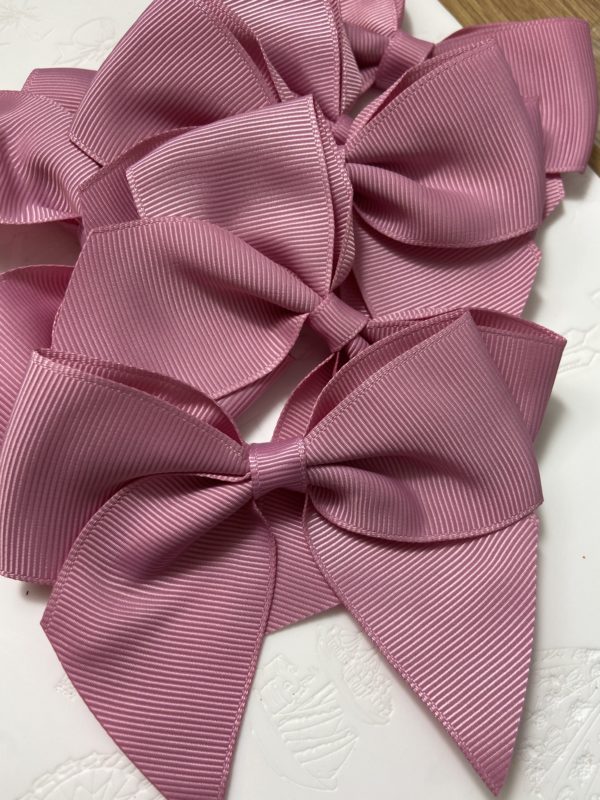 pink bows