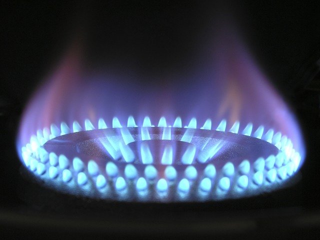 how to price a cake - image of a gas burner