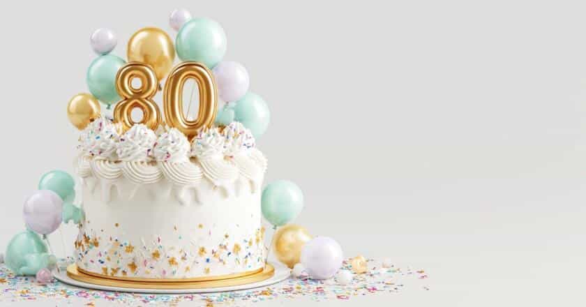 How to Attach a Cake Charm? 1 Ems Bakehouse